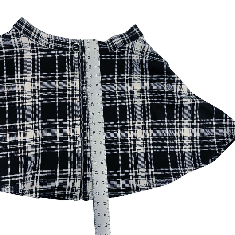 Hot Topic | NWT Black & White Plaid O-Ring Skater Skirt Pockets, Junior’s Medium - Picture 11 of 12